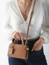 Cross Body Tas Emily Leder Le tanneur Geel emily TEMI1630-vue-porte